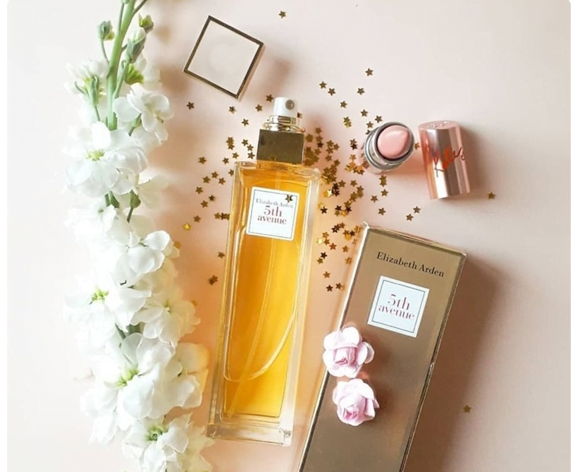 Thiết kế ấn tượng của chai nước hoa Elizabeth Taylor