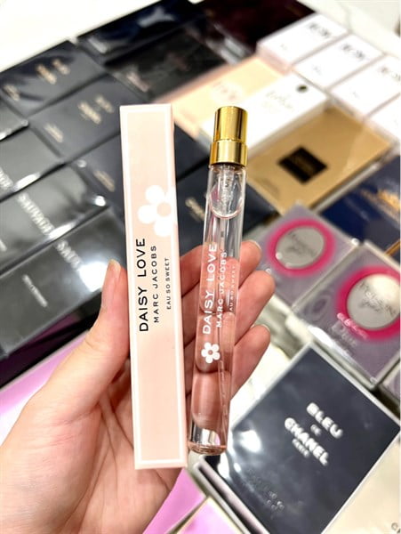 MARC JACOBS - Daisy Love Eau So Sweet EDT 10ml Mini ( Dạng Xịt)