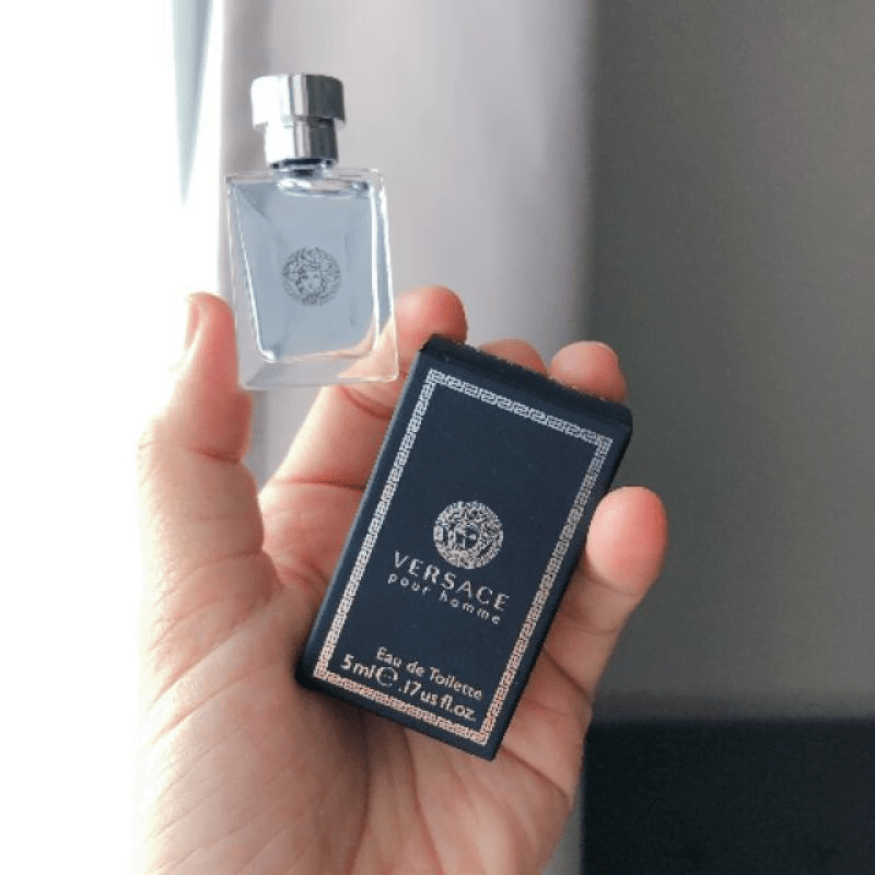 Chai nước hoa Marc Jacob Daisy 4ml nhỏ gọn, xinh đẹp