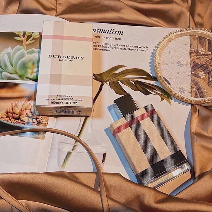 Chai nước hoa đặc trưng đến từ hãng - Burberry London for women