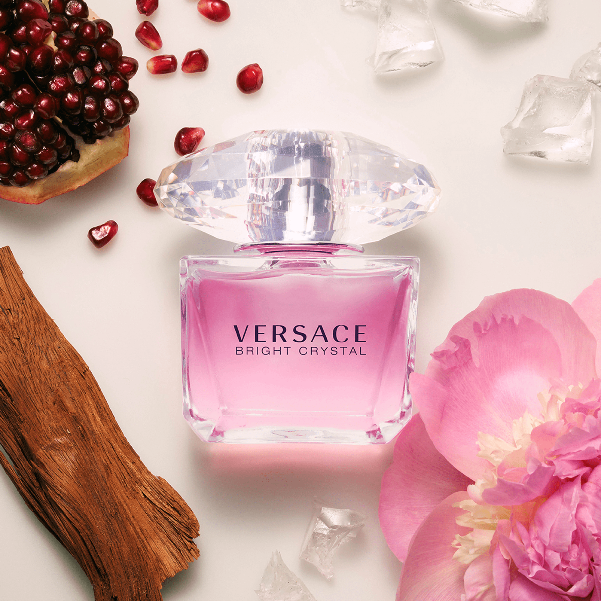 Hương thơm của Versace Bright Crystal vừa nồng nàn vừa tươi mát