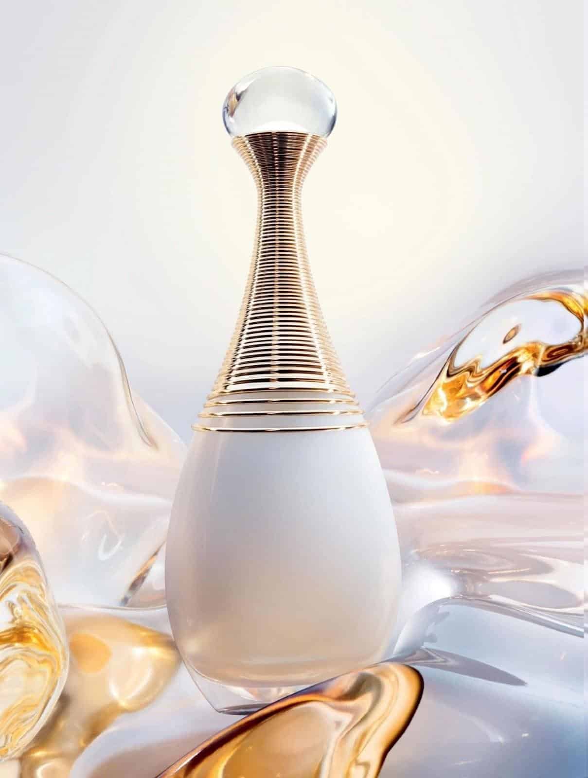 Dior J’Adore dành tặng người phụ nữ dịu dàng, nữ tính