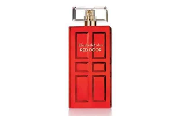 Nước hoa Elizabeth Arden Red Door thiết kế hình cánh cửa màu đỏ độc đáo và ấn tượng