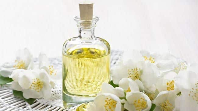 Tinh dầu nước hoa là gì? Phân biệt sự khác nhau giữa tinh dầu và nước hoa