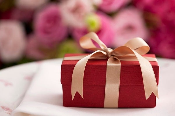 5 món quà tặng vợ ngày sinh nhật ý nghĩa, thiết thực khiến nàng bất ngờ