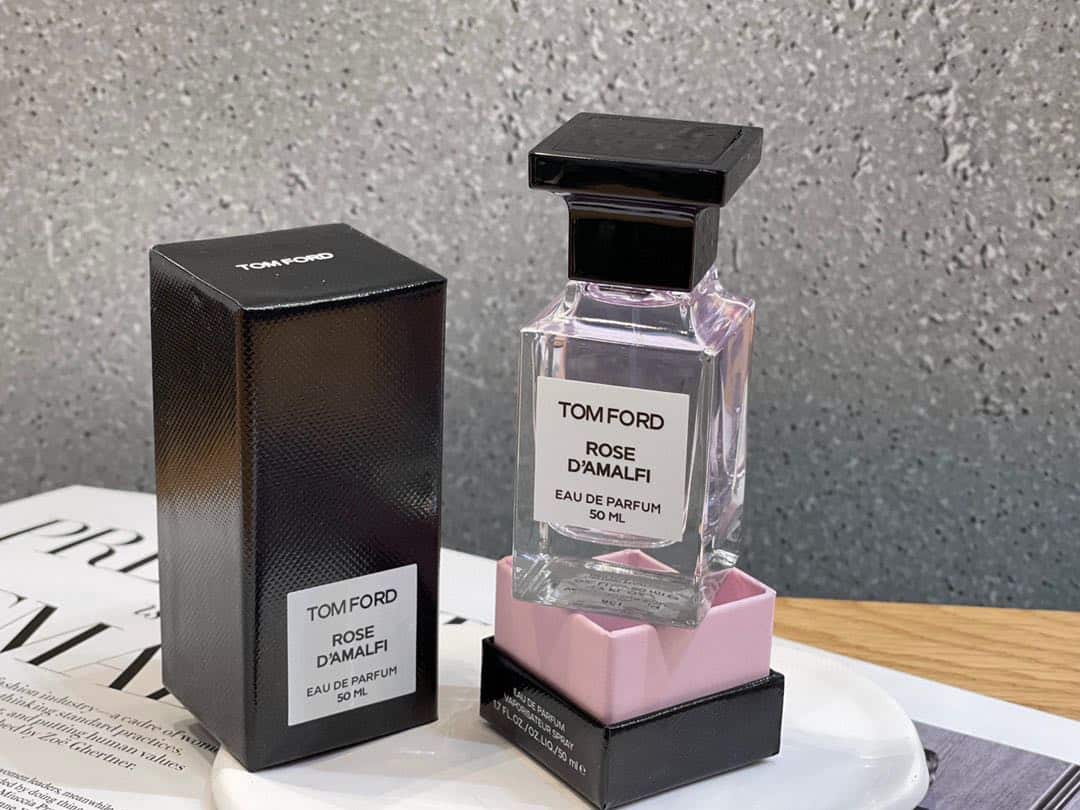 Top 10 chai nước hoa nữ được yêu thích nhất năm 2023