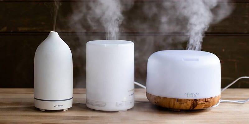 So sánh nến thơm và tinh dầu. Đâu là lựa chọn hoàn hảo?
